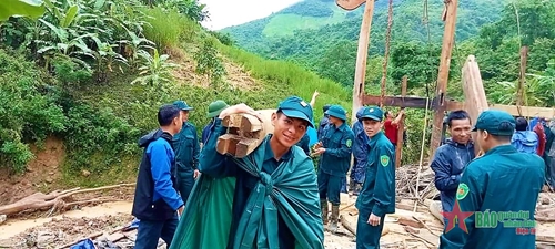 Huyện Kỳ Sơn, tỉnh Nghệ An: Hơn 400 cán bộ, chiến sĩ giúp dân khắc phục hậu quả mưa lũ 